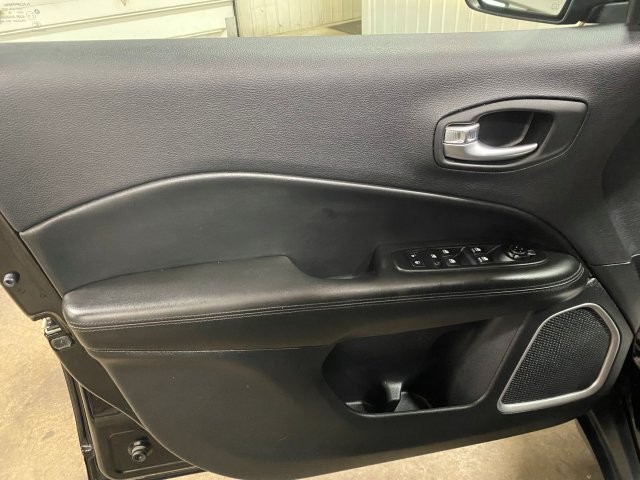 Used 2018 Jeep Compass FWD Latitude image 8