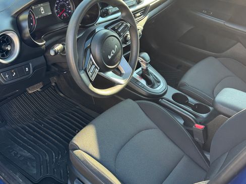 Used 2024 Kia Forte LXS image 10