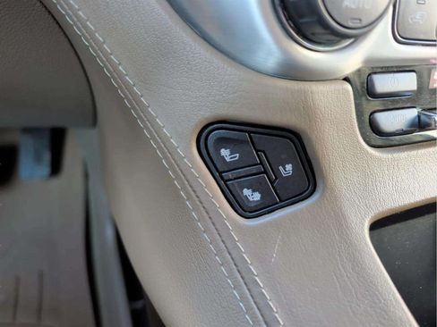 Used 2018 GMC Yukon XL SLT image 15