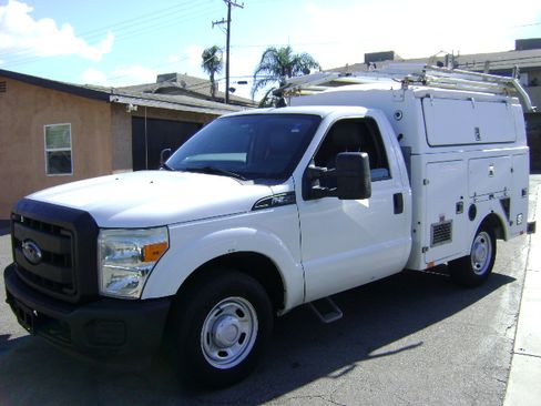 Used 2013 Ford F350 XL image 3