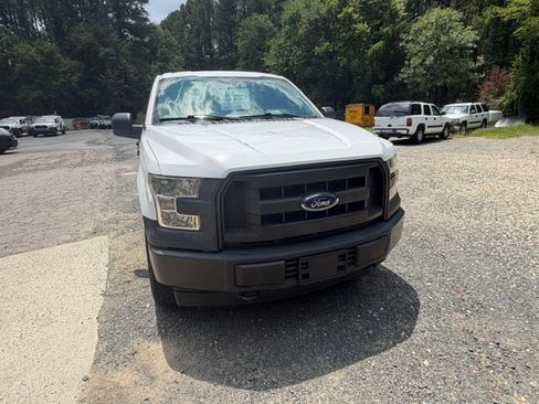 Used 2017 Ford F150 4x4 SuperCrew image 3