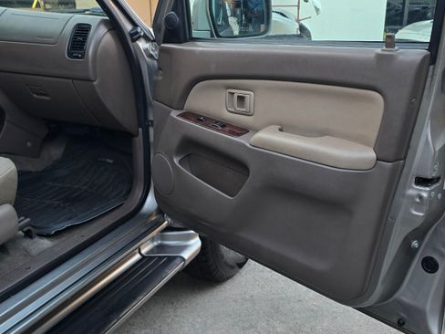 Used 2001 Toyota 4Runner Limited image 30