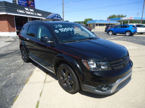 Used 2020 Dodge Journey FWD Crossroad image 14