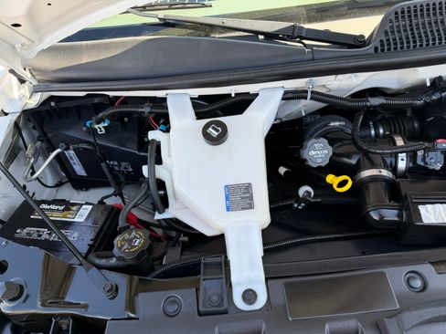 Used 2020 Chevrolet Express 3500 image 20