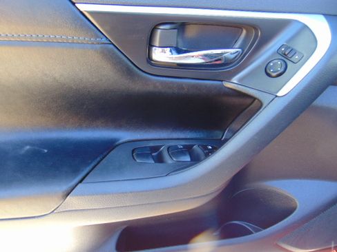 Used 2017 Nissan Altima 2.5 SR image 14