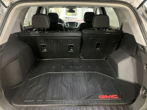 Used 2021 GMC Terrain SLE image 23