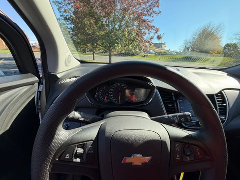 Used 2022 Chevrolet Trax LT image 22