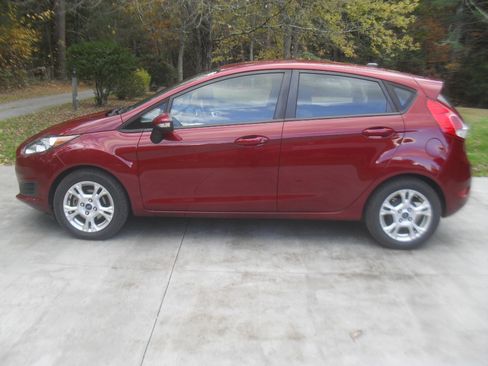 Used 2014 Ford Fiesta SE image 5