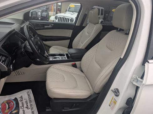 Used 2023 Ford Edge Titanium AWD/4WD image 7