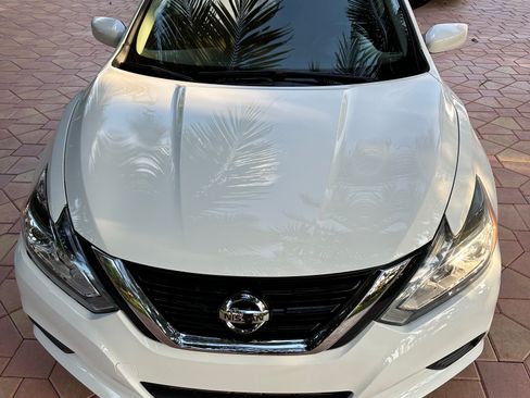 Used 2016 Nissan Altima 2.5 SV image 2