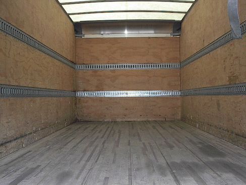 Used 2019 Isuzu NPR RWD image 6