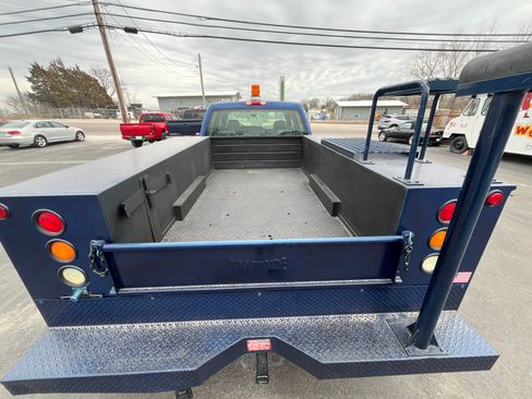 Used 2004 Chevrolet Silverado 3500 W/T image 11