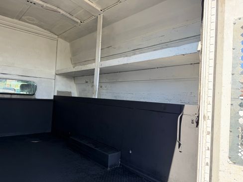 Used 2017 Ford F550 image 11