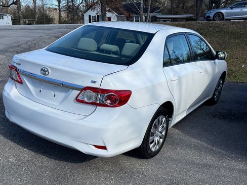 Used 2012 Toyota Corolla LE image 3