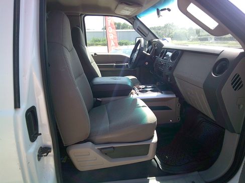 Used 2009 Ford F250 XL AWD/4WD image 11
