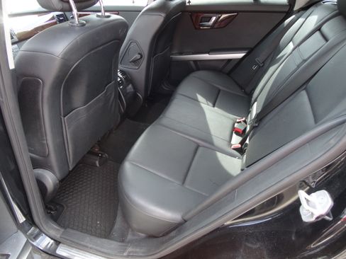 Used 2011 Mercedes-Benz GLK 350 4MATIC image 8