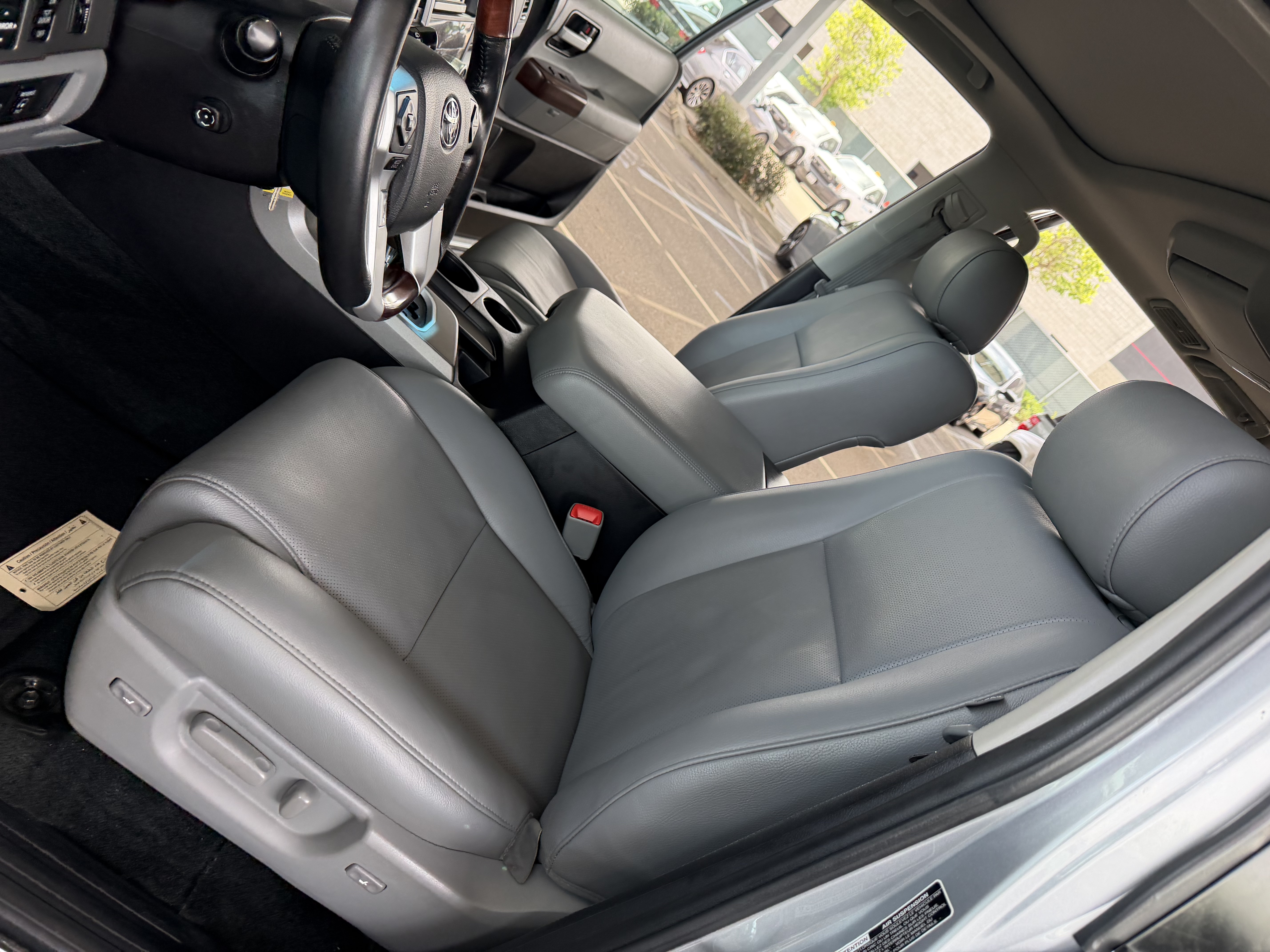 Used 2016 Toyota Sequoia Platinum AWD/4WD image 21