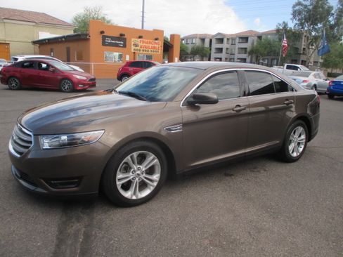 Used 2015 Ford Taurus SEL FWD image 12