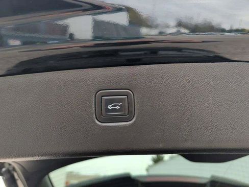 Used 2022 Chevrolet Blazer RS image 18