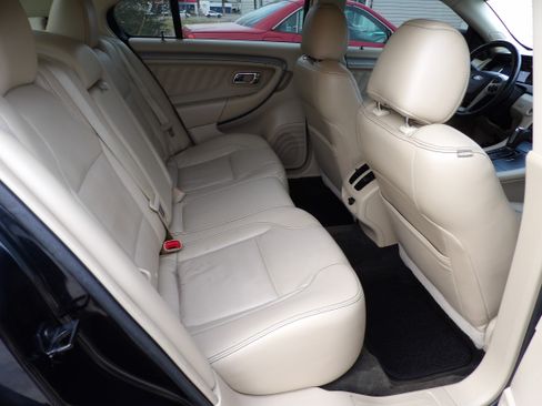 Used 2014 Ford Taurus SEL image 16