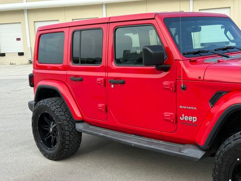 Used 2019 Jeep Wrangler 4WD Unlimited Sahara image 55