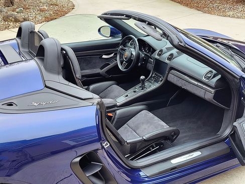Used 2020 Porsche 718 Boxster Spyder image 34