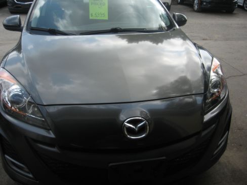 Used 2010 MAZDA MAZDA3 s Hatchback FWD image 2
