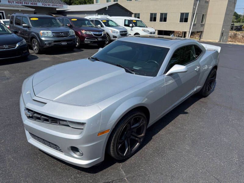 Used 2013 Chevrolet Camaro SS w/ RS Package RWD image 2