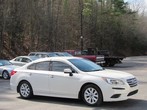 Used 2016 Subaru Legacy 2.5i Premium image 12