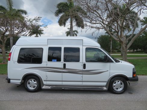 Used 2004 GMC Savana 1500 SLT RWD image 30