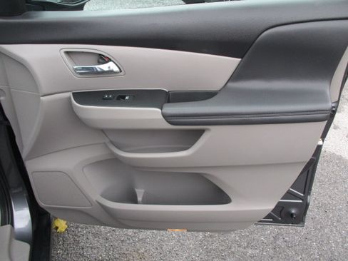 Used 2016 Honda Odyssey EX-L image 32