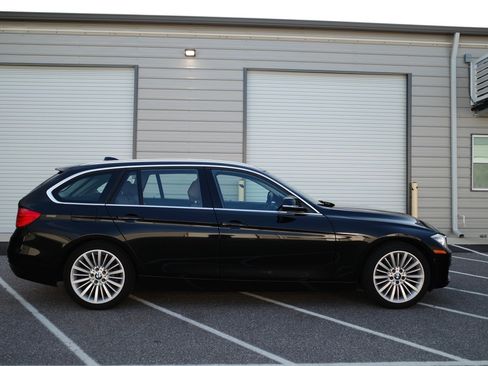 Used 2014 BMW 328i xDrive Wagon AWD/4WD image 12