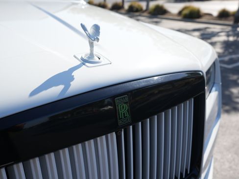 Used 2020 Rolls-Royce Cullinan Black Badge AWD/4WD image 13