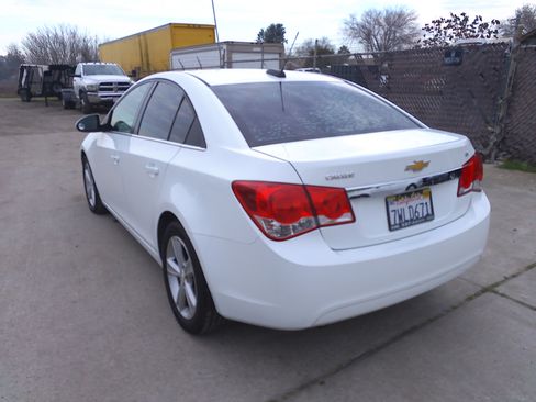Used 2015 Chevrolet Cruze LT image 3