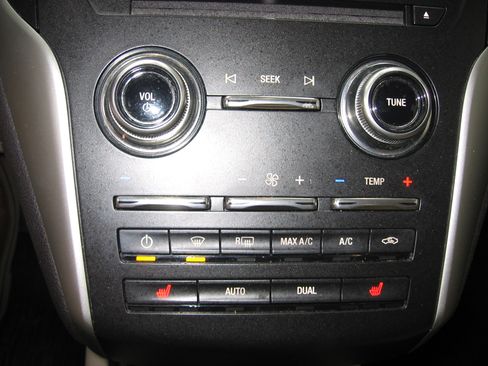 Used 2017 Lincoln MKC Select image 9