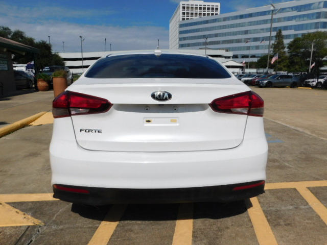 Used 2018 Kia Forte Sedan FWD image 6