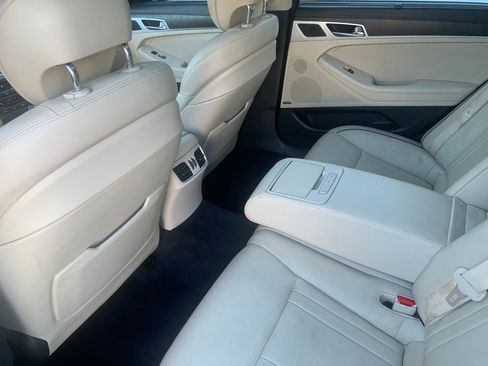 Used 2016 Hyundai Genesis 3.8 image 11