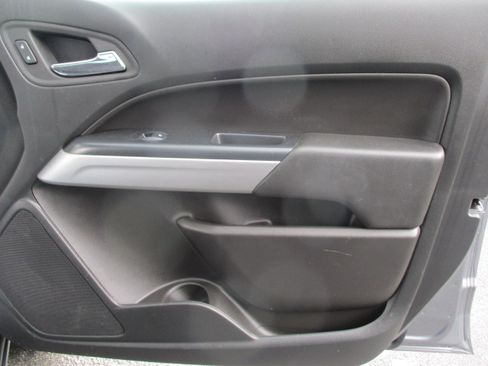 Used 2022 Chevrolet Colorado LT image 24