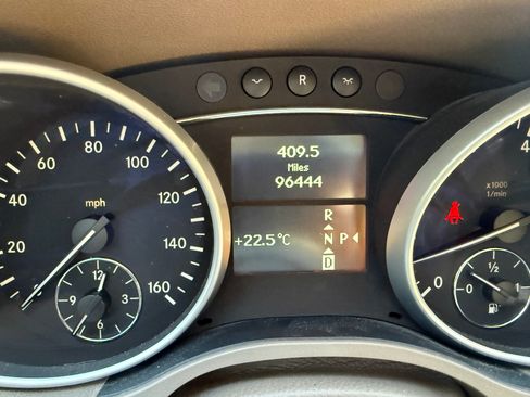 Used 2010 Mercedes-Benz ML 350 2WD image 17