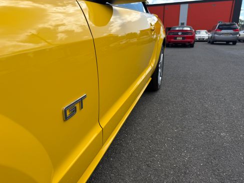 Used 2006 Ford Mustang GT Premium Convertible RWD image 34