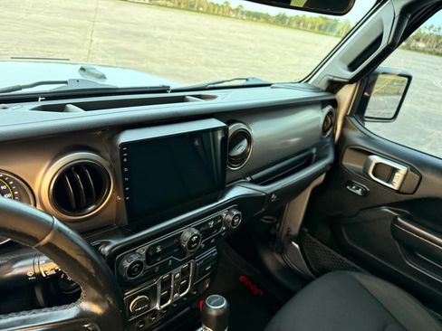 Used 2021 Jeep Gladiator Sport AWD/4WD image 62