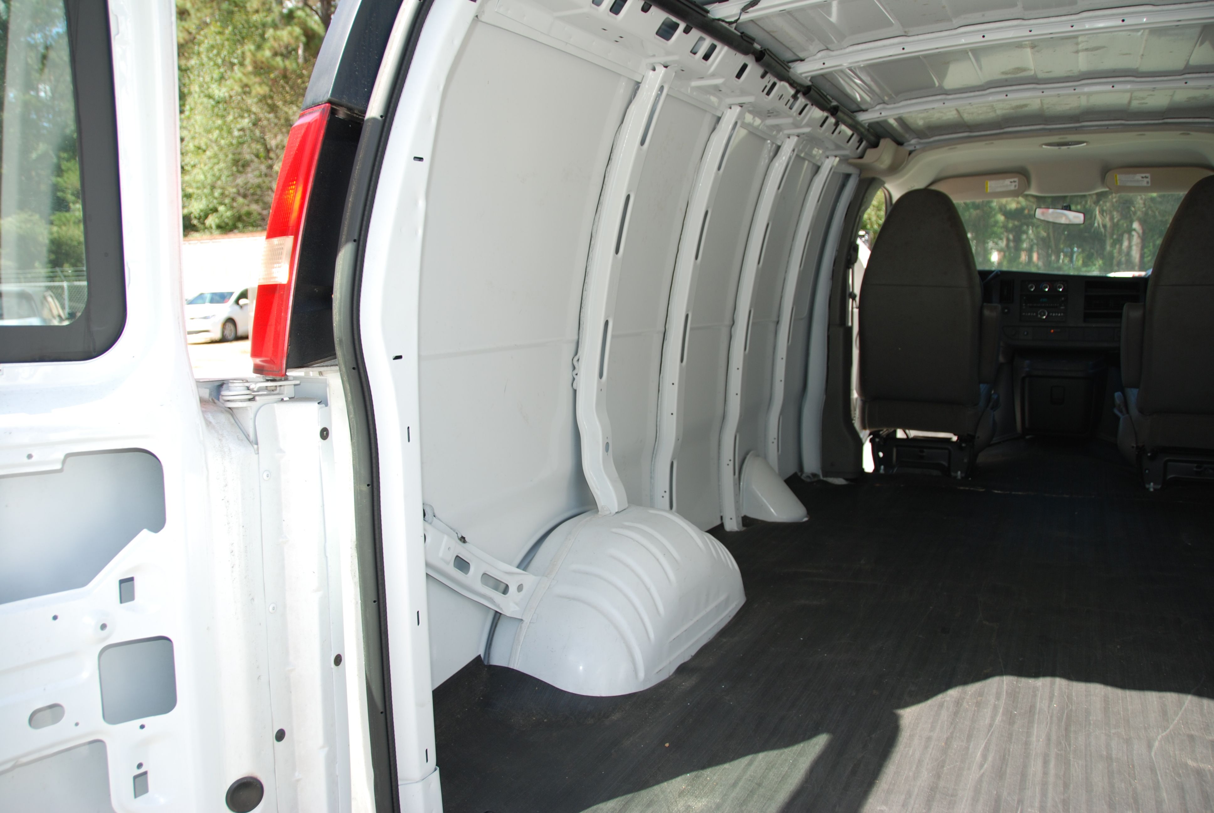Used 2013 Chevrolet Express 1500 UNAVAIL RWD image 13