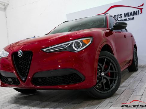 Used 2020 Alfa Romeo Stelvio Sport image 2
