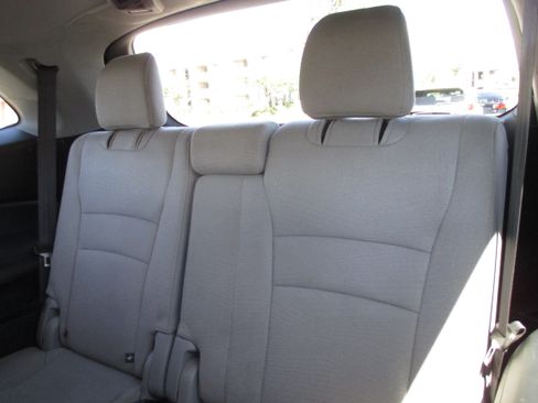 Used 2016 Honda Pilot EX Sport Utility 4D image 9
