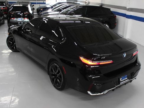 Used 2024 BMW i7 eDrive50 RWD image 15