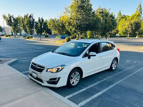 Used 2016 Subaru Impreza 2.0i Premium Hatchback AWD/4WD image 3