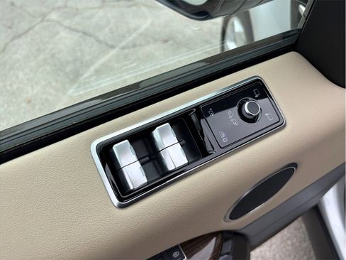 Used 2020 Land Rover Range Rover Sport HSE image 25