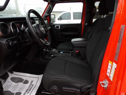 Used 2019 Jeep Wrangler Unlimited Sport image 6