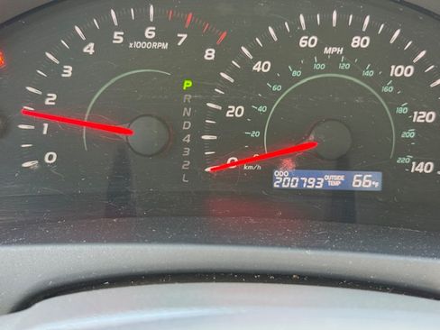 Used 2009 Toyota Camry LE image 19