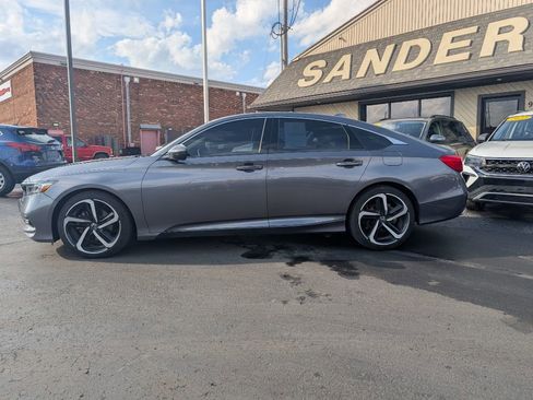 Used 2018 Honda Accord Sport image 2